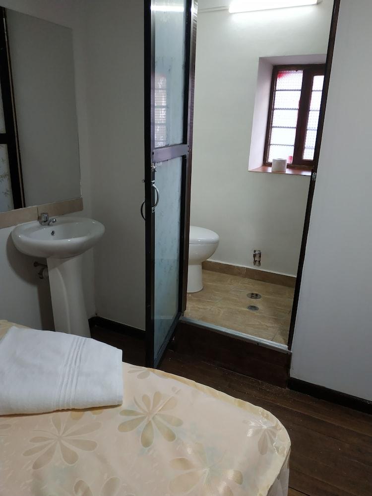 Anais y Nicolas Hostel