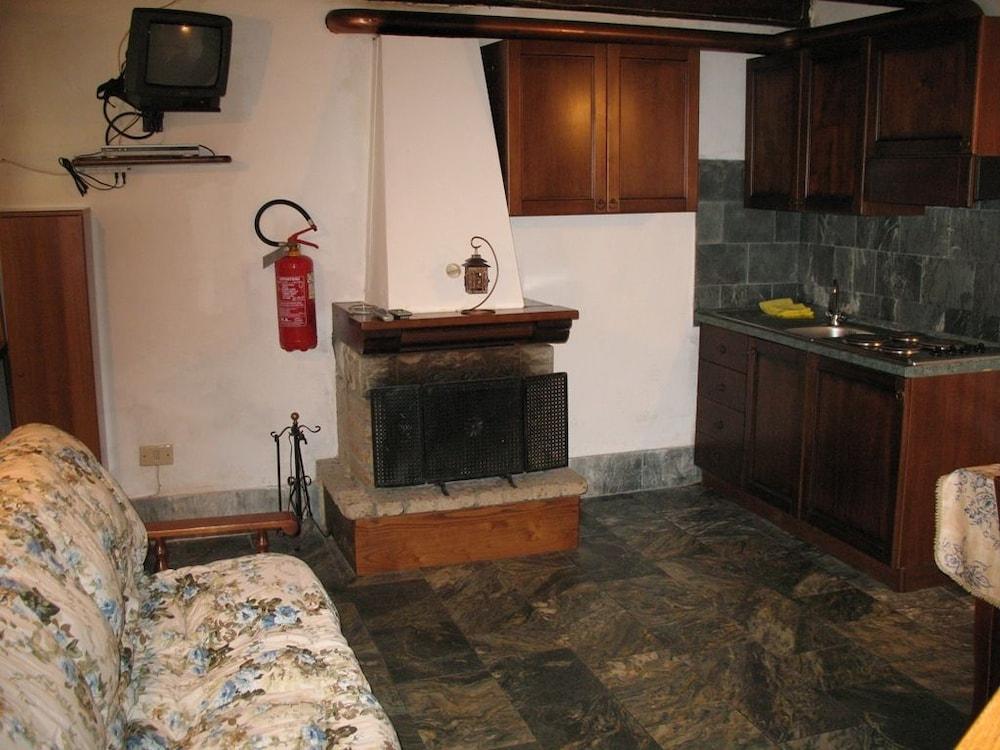 Antico Borgo Isola Santa