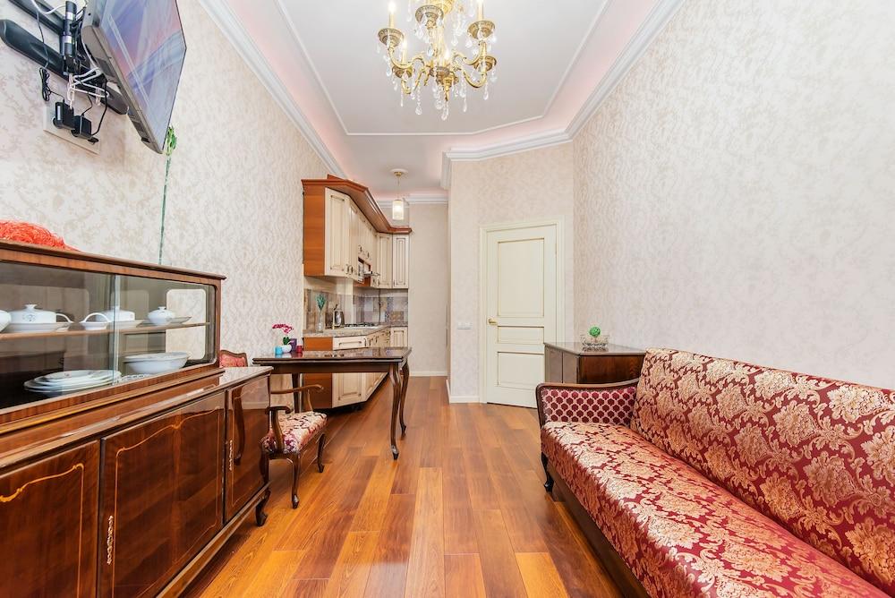 GM Apartment Kamergerskiy 2-43