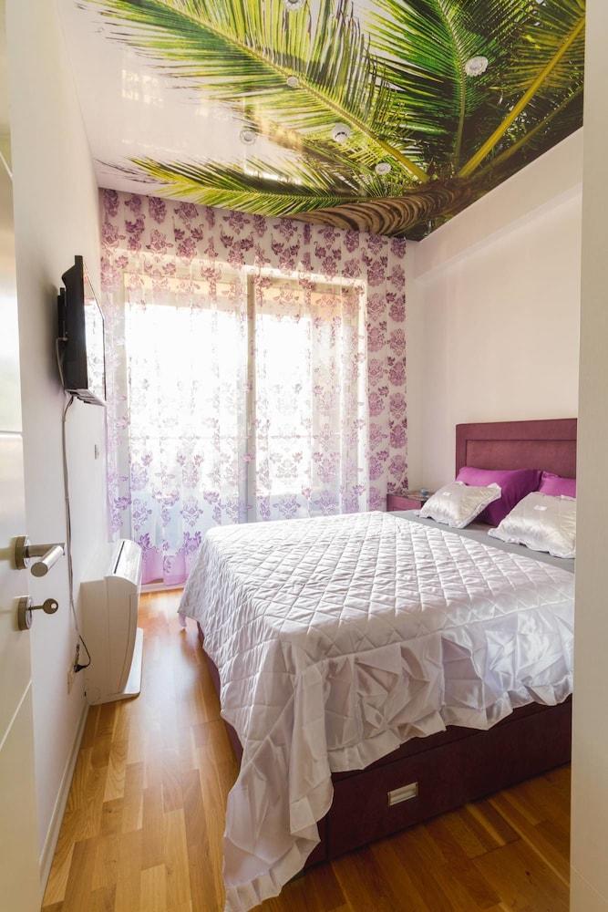 Luxury Harmonia Apartments