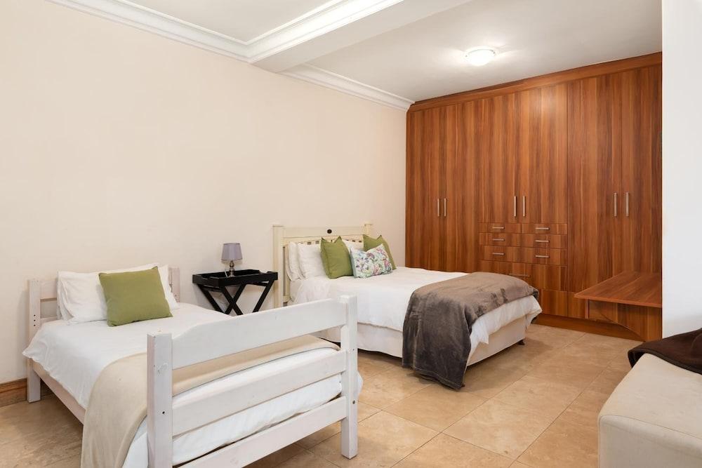 Thomson's Accommodation