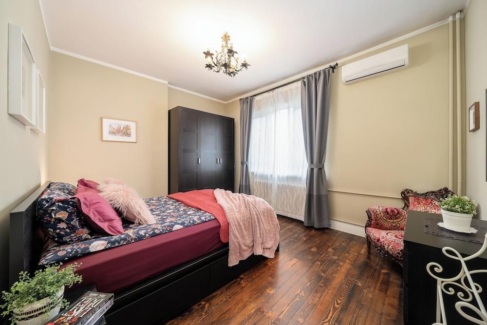 3 BDR Top Center Artistic Apartment - 115 m2