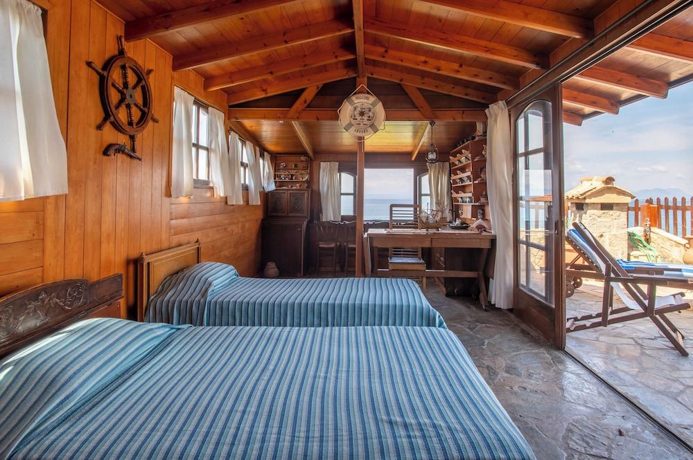 Nikos Panagiotareas House