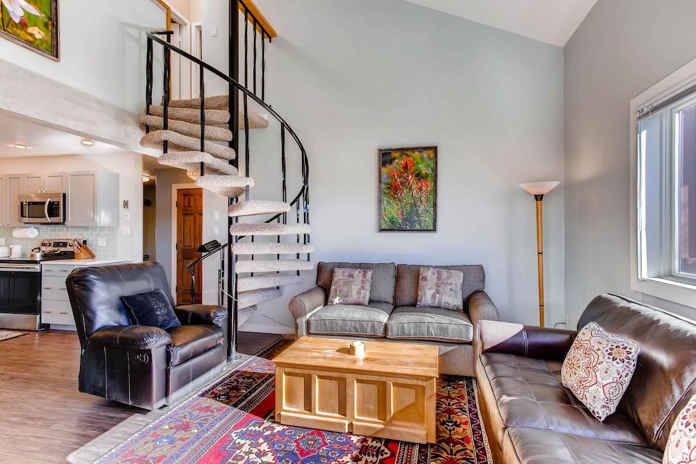 Amazing 2 Br With Balcony And Views 2 Bedroom Condo - No Cleaning Fee! by RedAwning