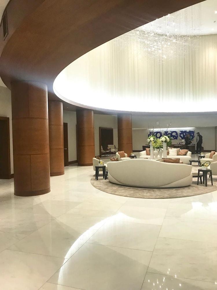 Luxury Beachfront Studio-with Daily Cleaning