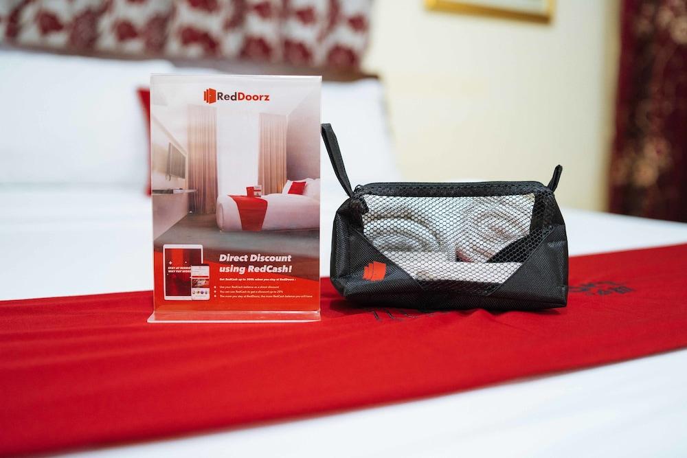 RedDoorz @ Tagaytay Road