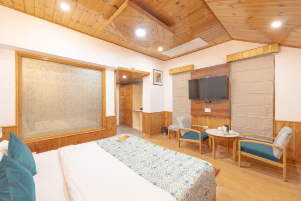 SNOW PEAK RETREAT & COTTAGES - MANALI (Centrally Heated)