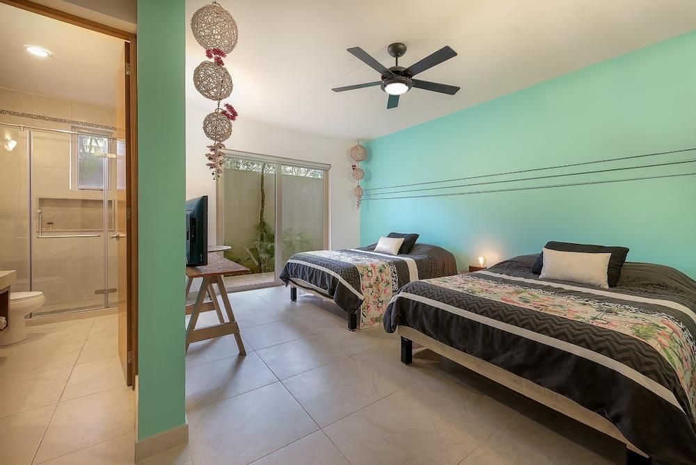 Agua De Mar by Tulumeando