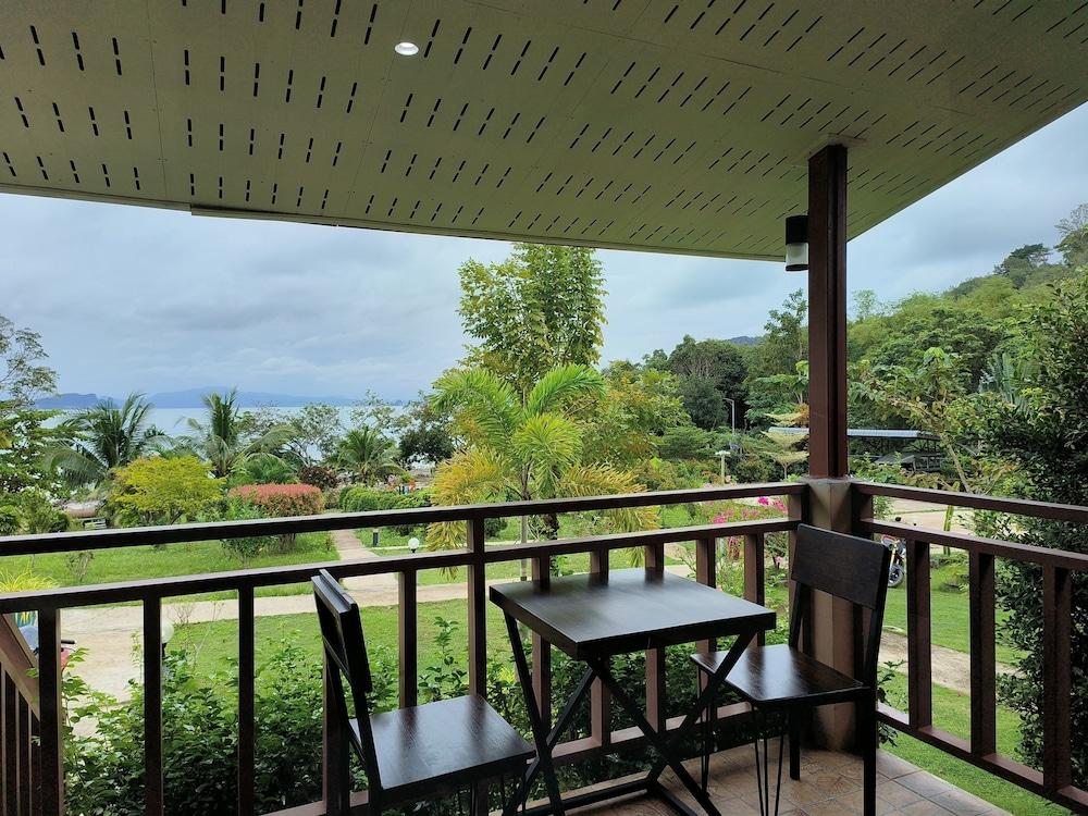 Sunrise Beach Koh Yao Resort