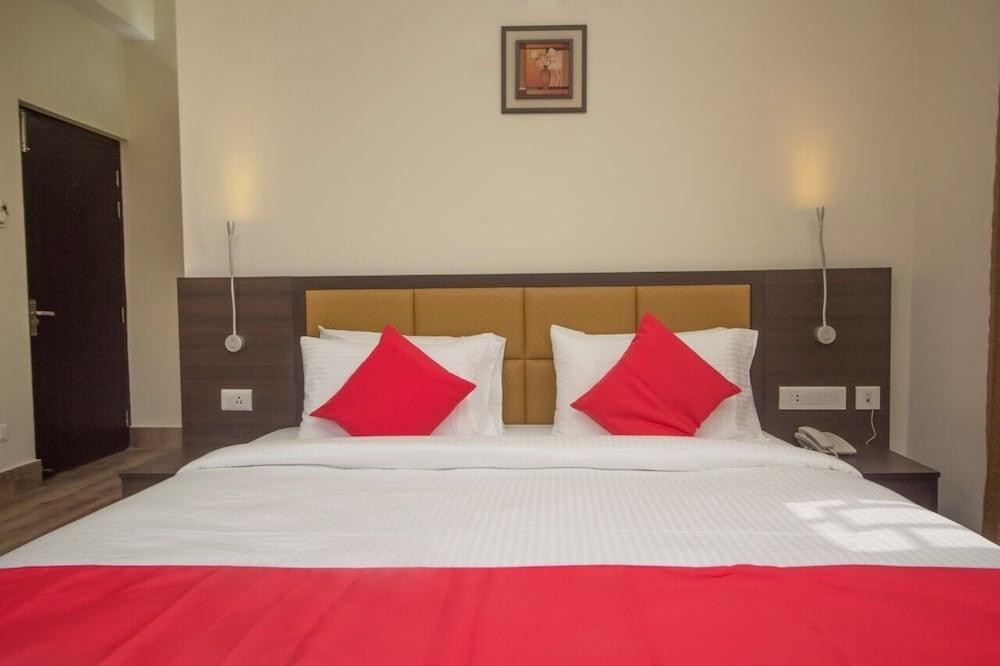 Finestays Hidden Above