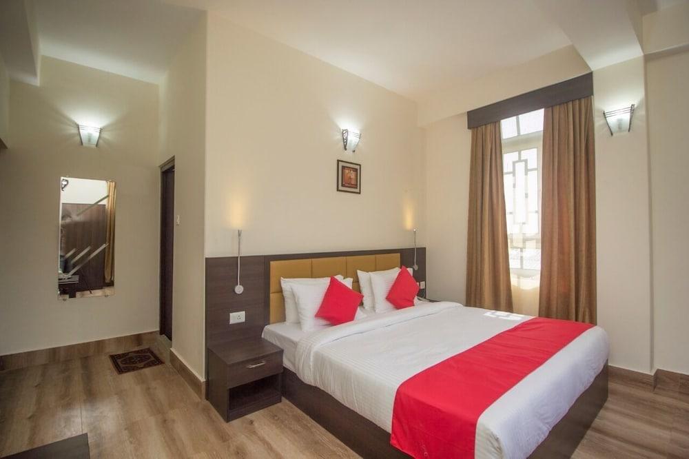 Finestays Hidden Above