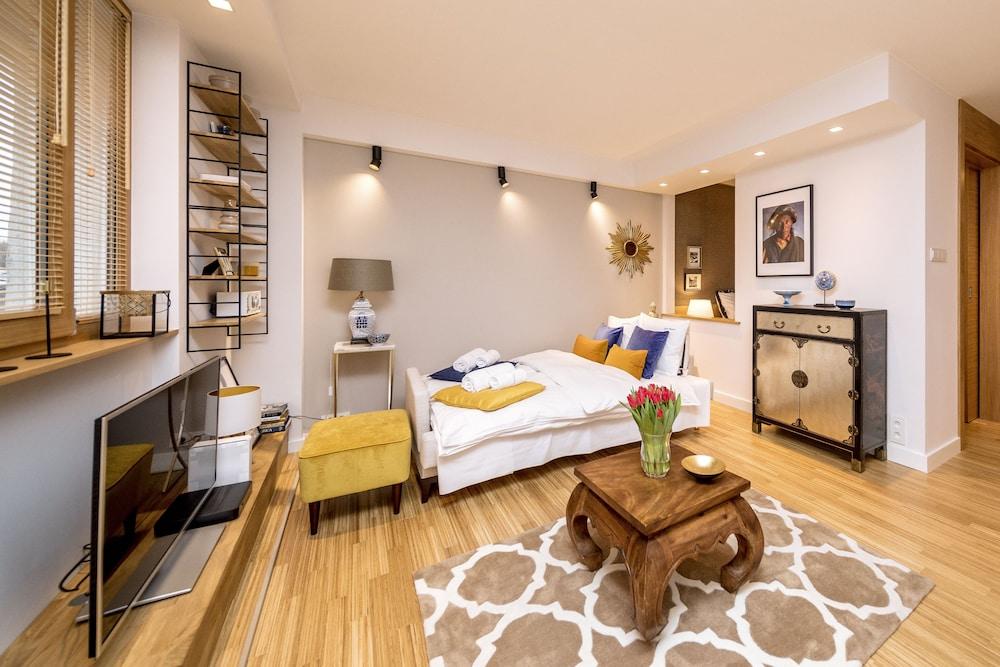 Golden Apartament by Your Freedom