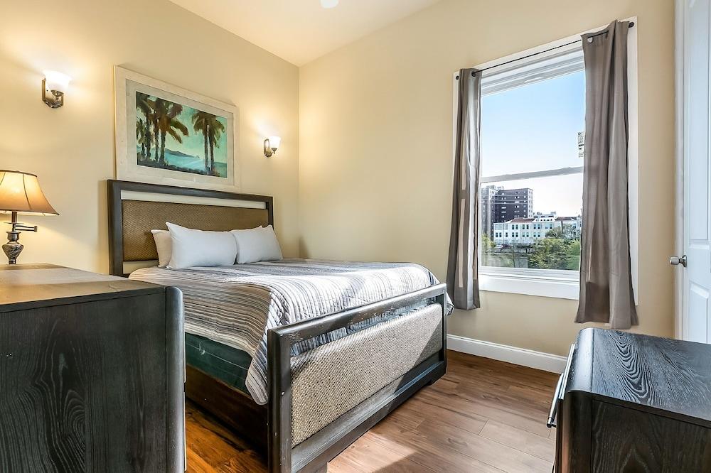 Spacious 5BD Penthouse in NOLA