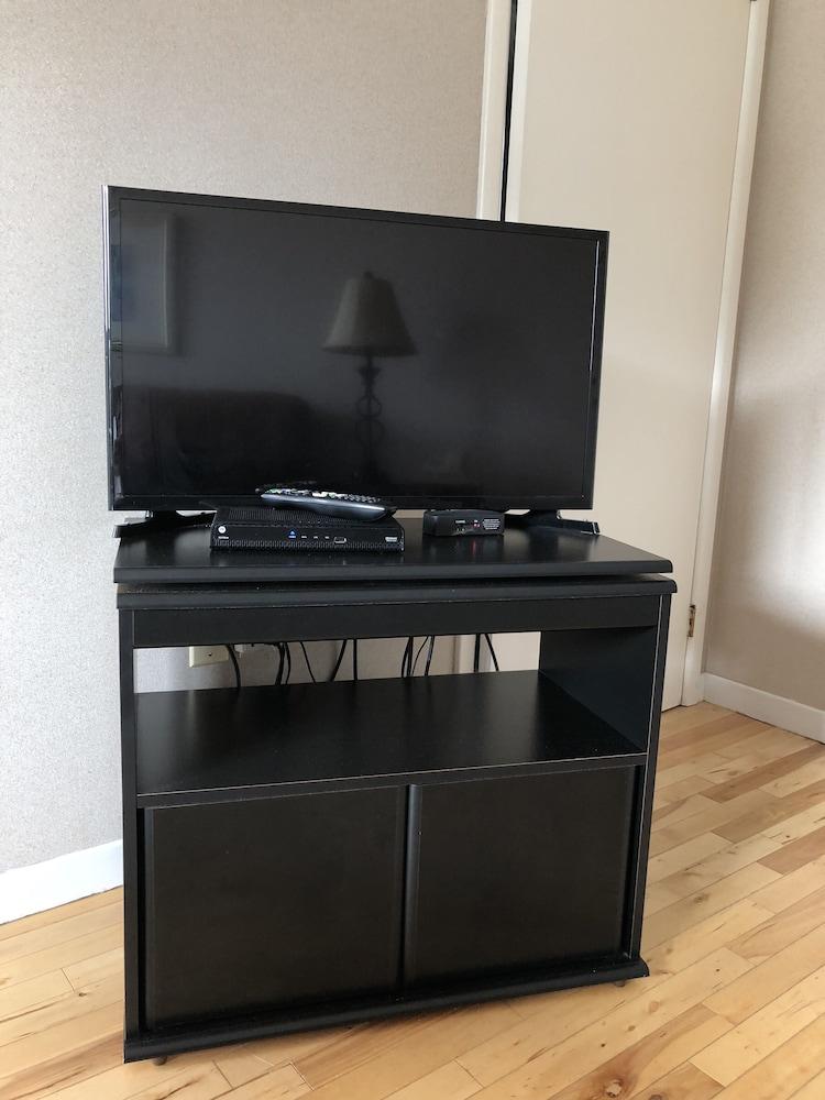 Anne Shirley Motel & Cottages