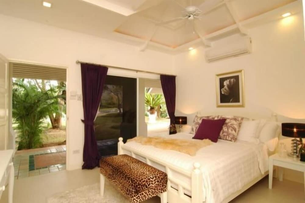 Tamarind Lake Villa