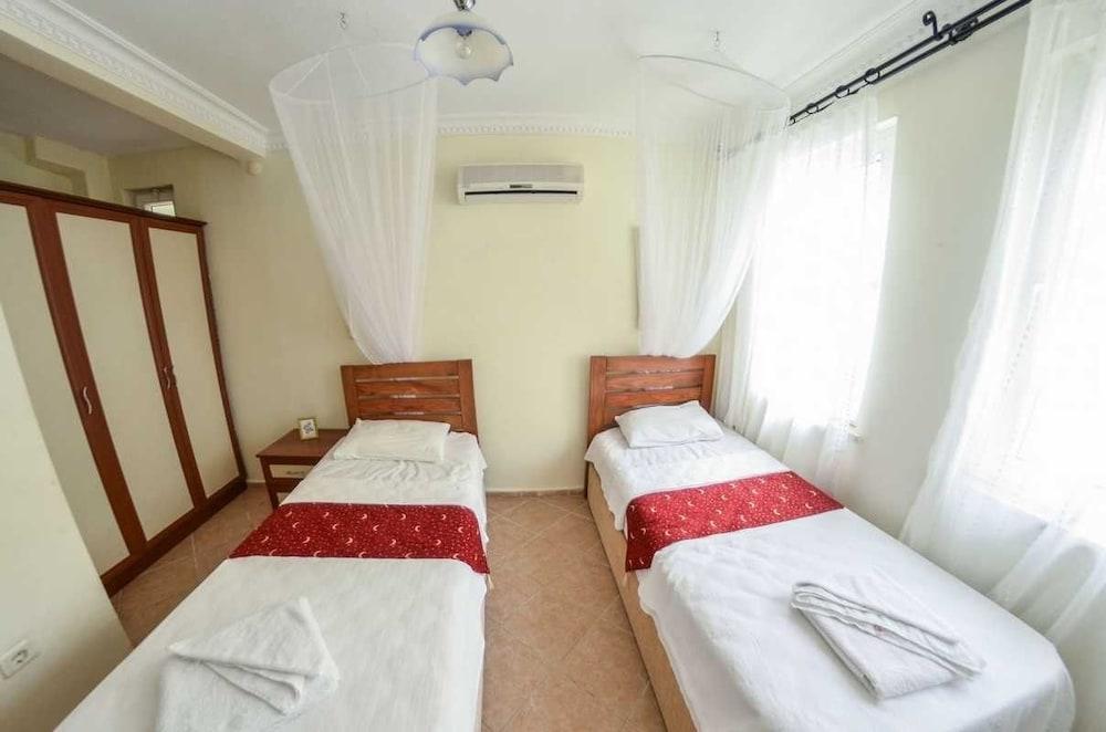 Villa Sunnyside by Lycia Collections