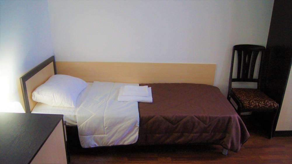 Hotel Utomlennye Solntsem