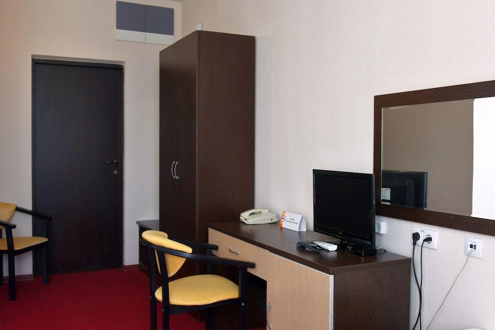 Barkhatnye Sezony Semeiny Kvartal