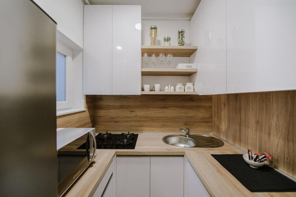 Apartment British Square