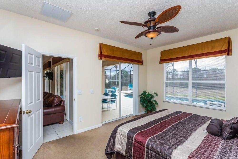 7BR Pool Home Emerald Island by SHV-8567