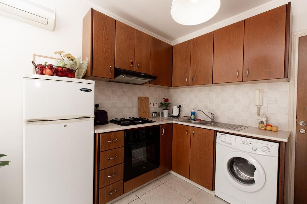 Laila's Comfortable City Apartment