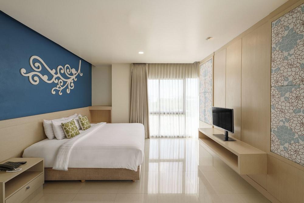 Jolly Suites Petkasem