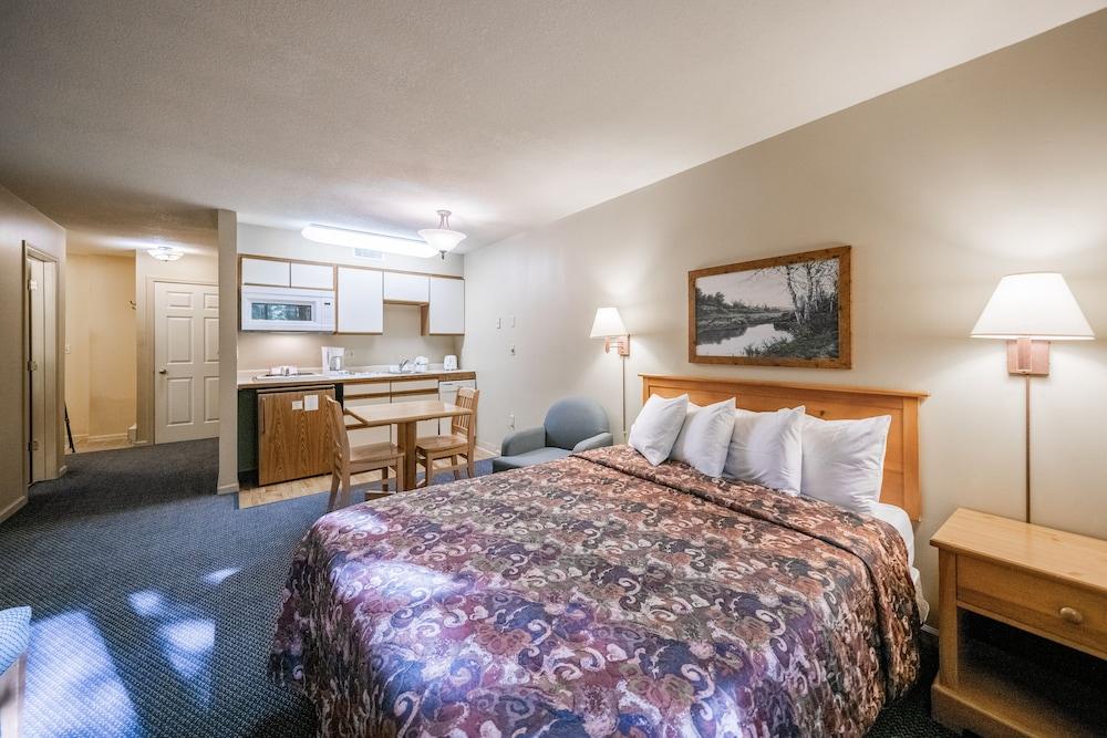 Telemark Northwoods Lodging