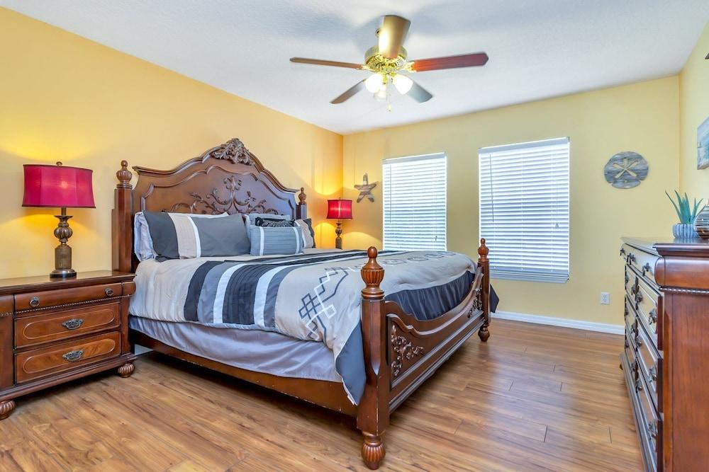 6 Br Pool Home with Spa and Game Room