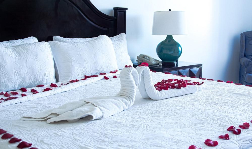 Golden House Hotel & Restaurant