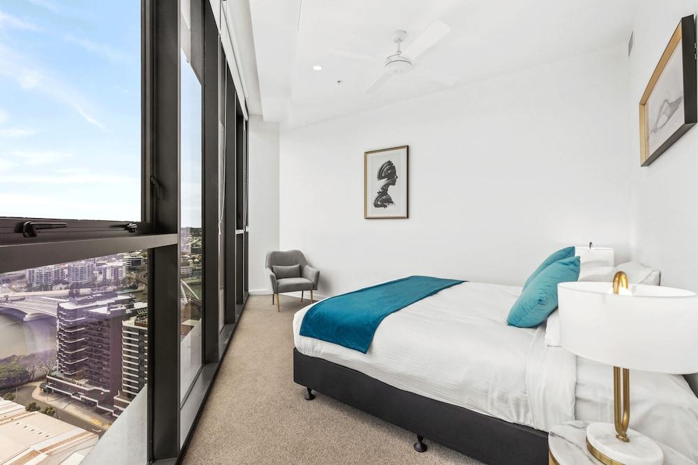 Brisbane One Apartments by CLLIX