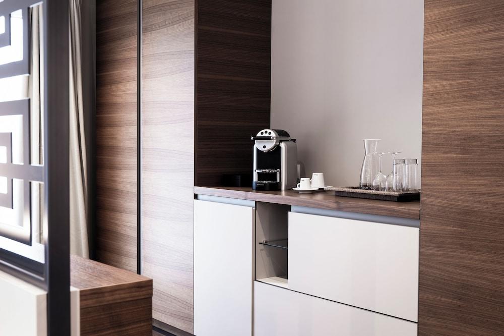 NUHR Medical - Hotel & Restaurant