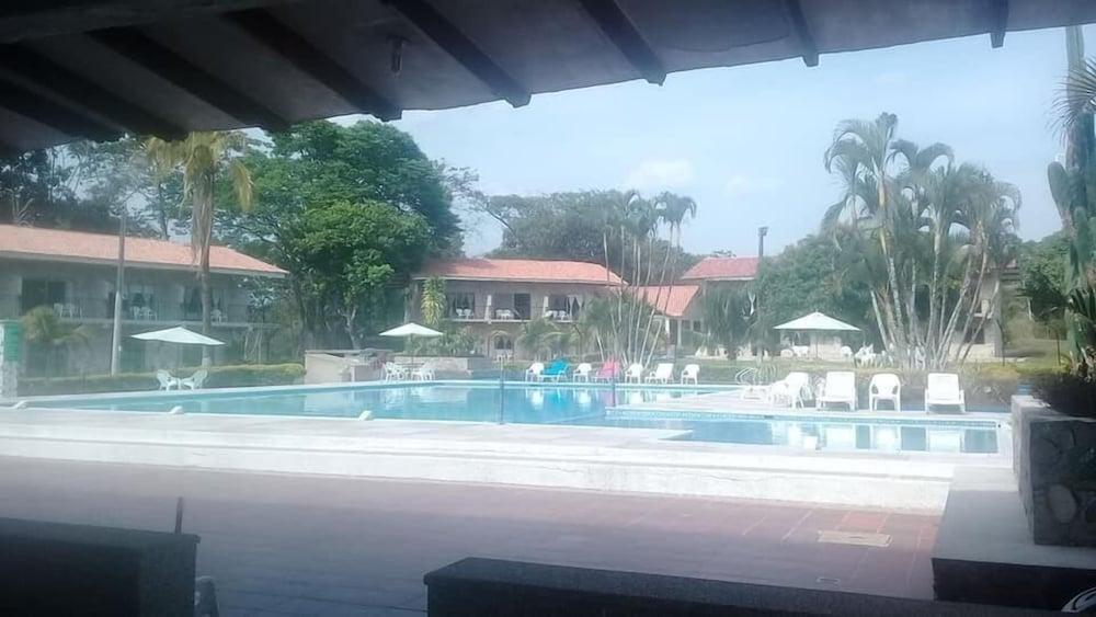 Hotel Campestre Aguamaco
