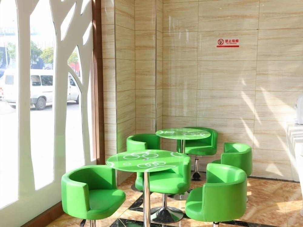 Vatica Shanghai Jinshan District Jinshan Guojishangmaocheng Weihong Road Hotel