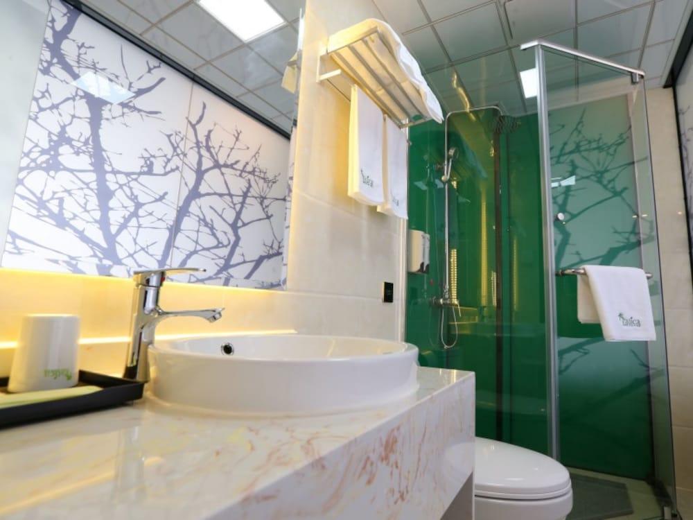 Vatica Shanghai Jinshan District Jinshan Guojishangmaocheng Weihong Road Hotel