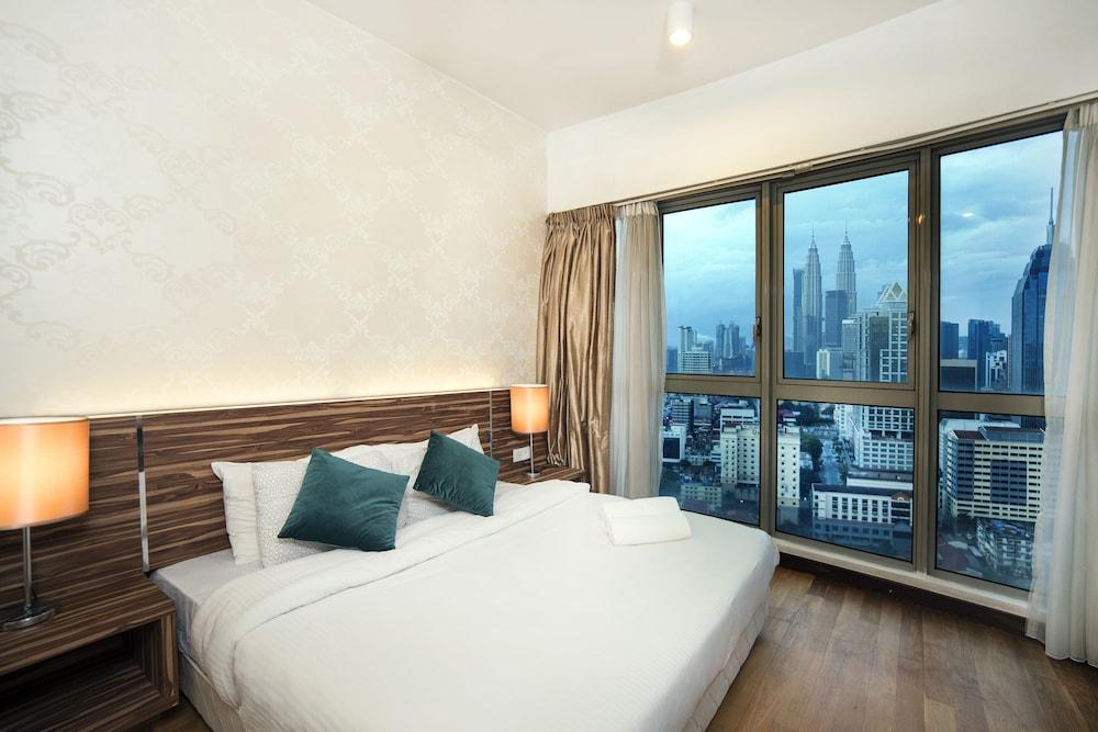 Regalia Residence by Cobnb