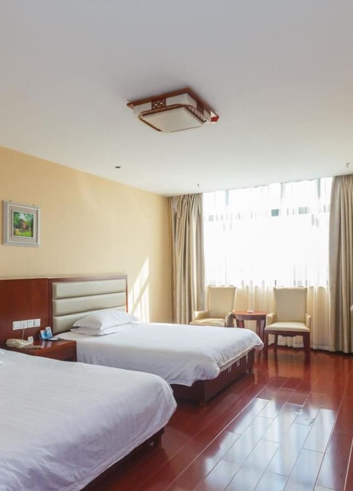 Quanrui Business Hotel