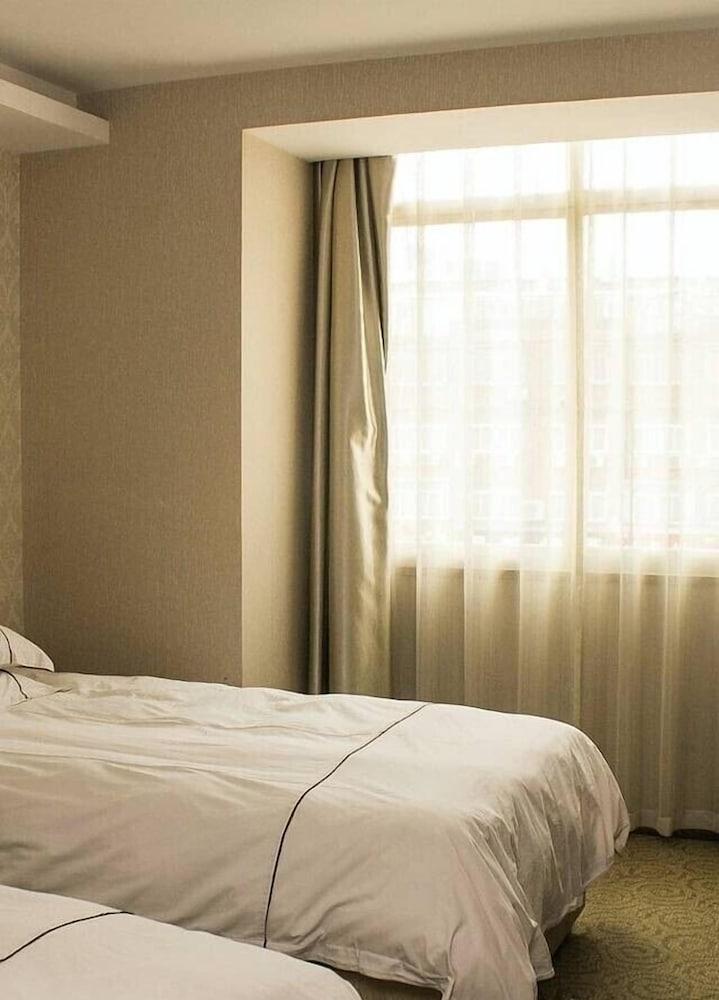 Chaolv Business Hotel