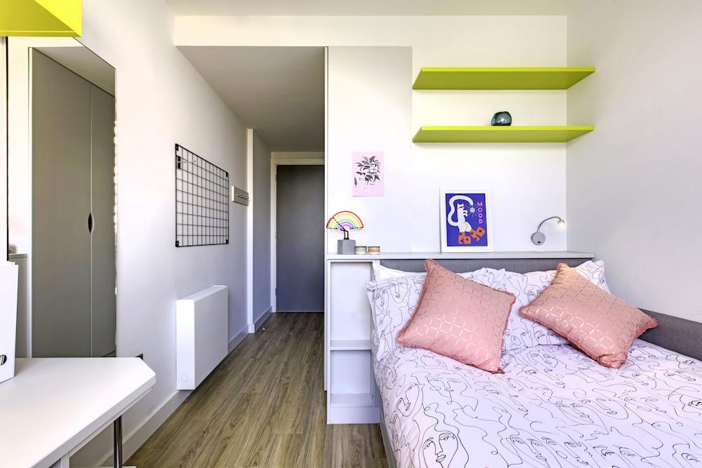 Yugo Explore - Ardcairn House