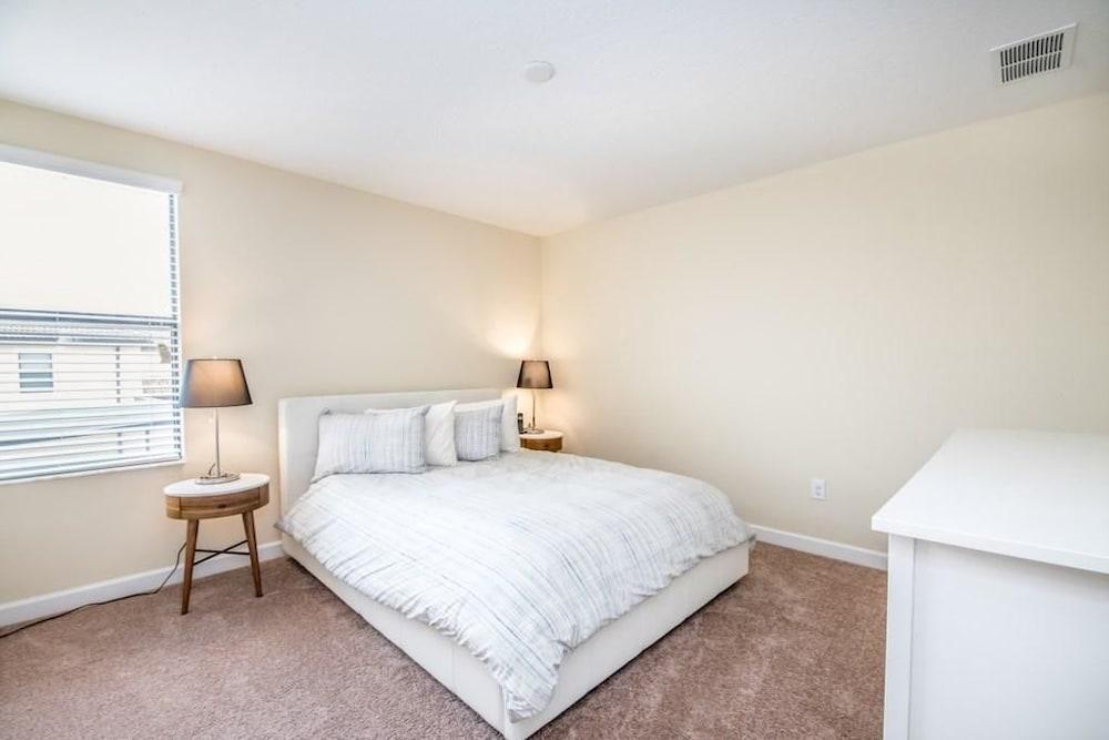 Amazing Champions Gate 8 Bedroom 5 Bath