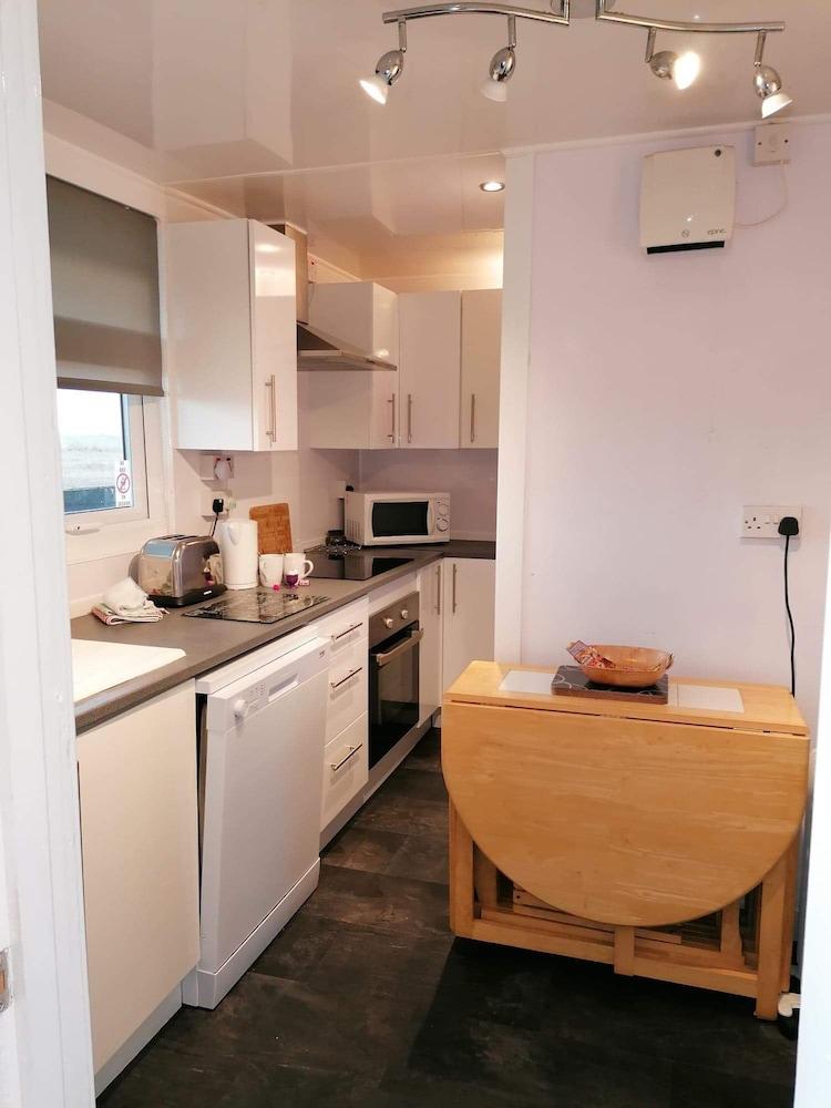 Sea View Retreat - Free Wifi