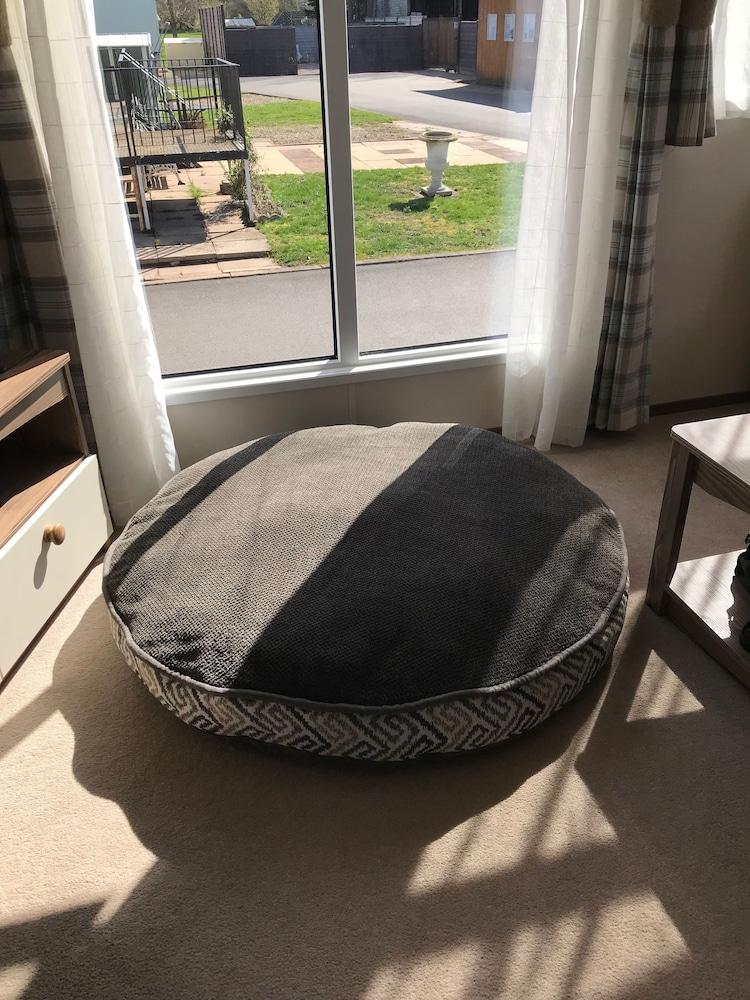 Beautiful 2-bed Caravan in Stratford-upon-avon