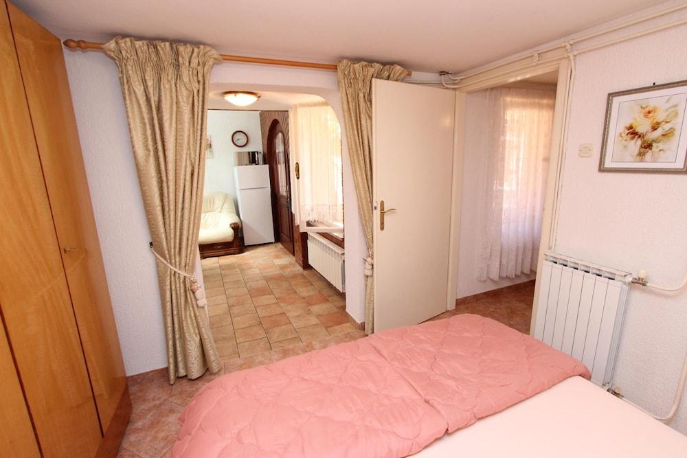 Apartments Villa Lucu