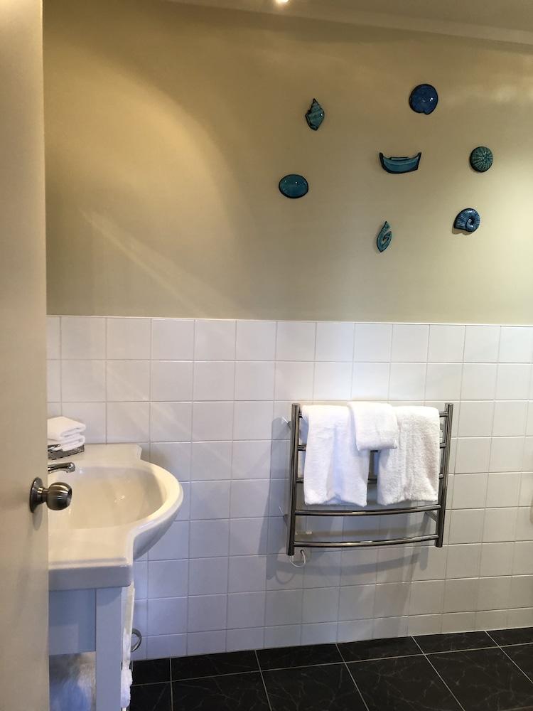 Our Beach House - Upper Wainui