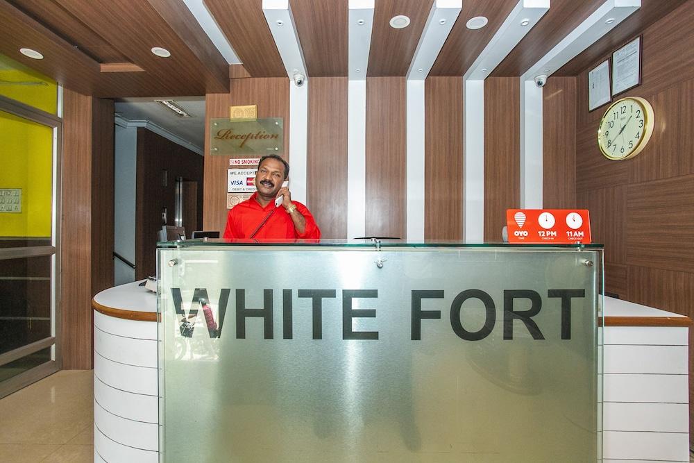 OYO Flagship 18338 White Fort
