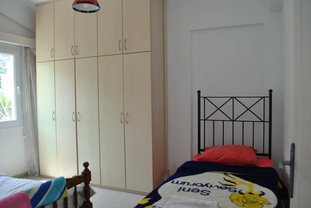 Villa Bueno by Amy Villas