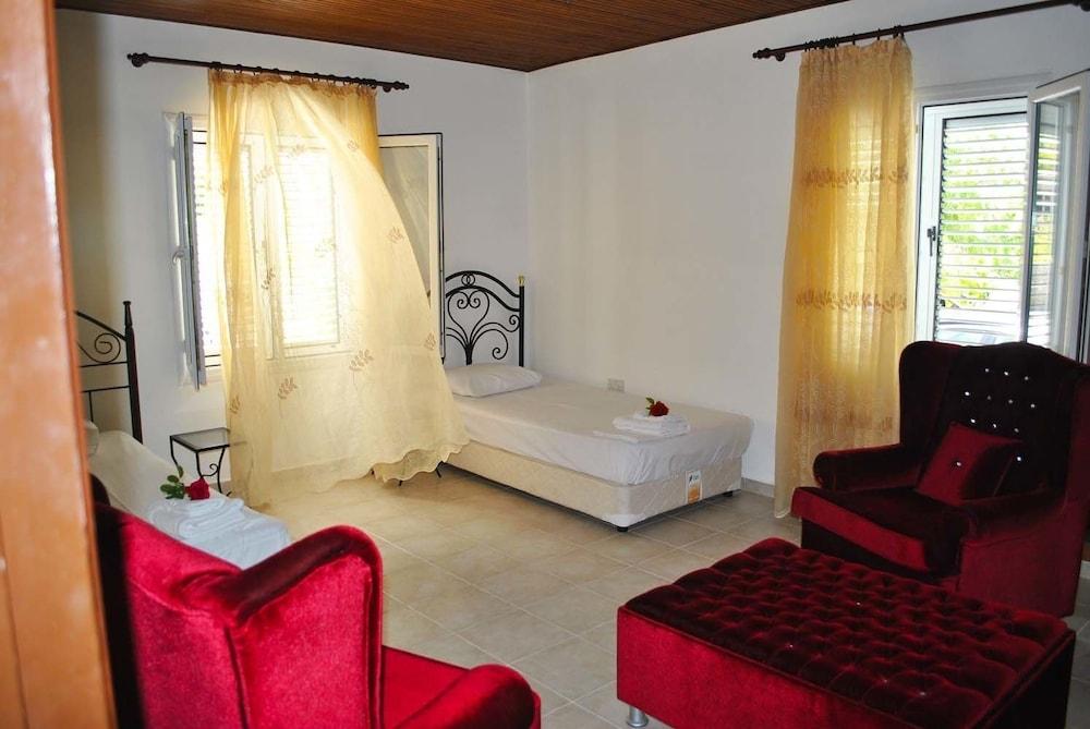 Villa Butterfly by Amy Villas