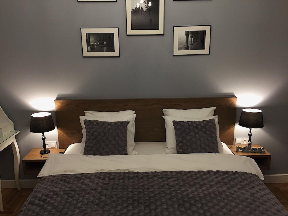 Grey Apartments Kościuszko