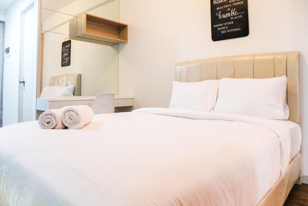 Elegant Studio Room Akasa Apartment