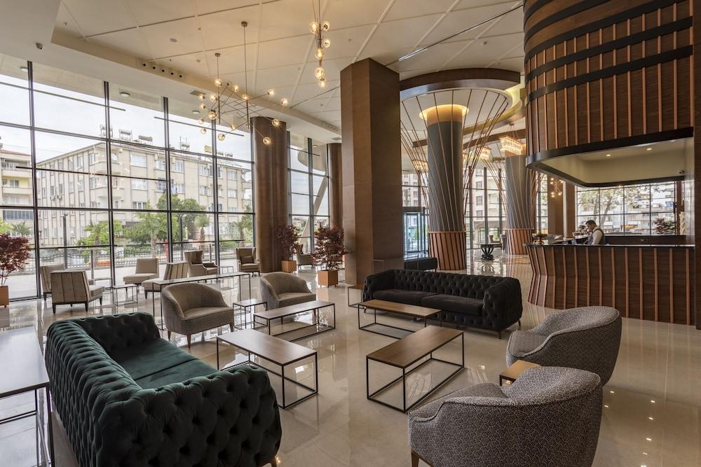 Shimall Deluxe Hotel