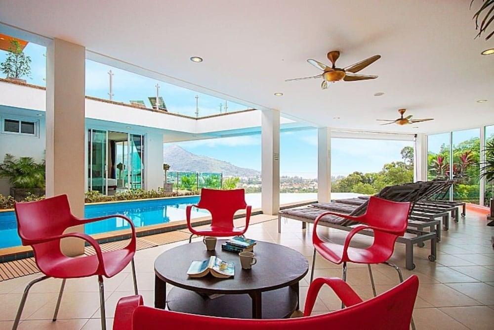 Villa Glenisla - Luxury Villa With Seaview